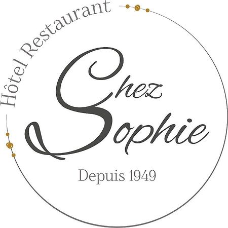 Restaurant Hotel Logis Chez Sophie Briouze Екстериор снимка